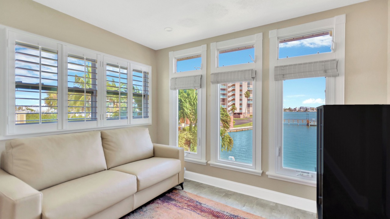 Photo of Livingroom in Capri Isle