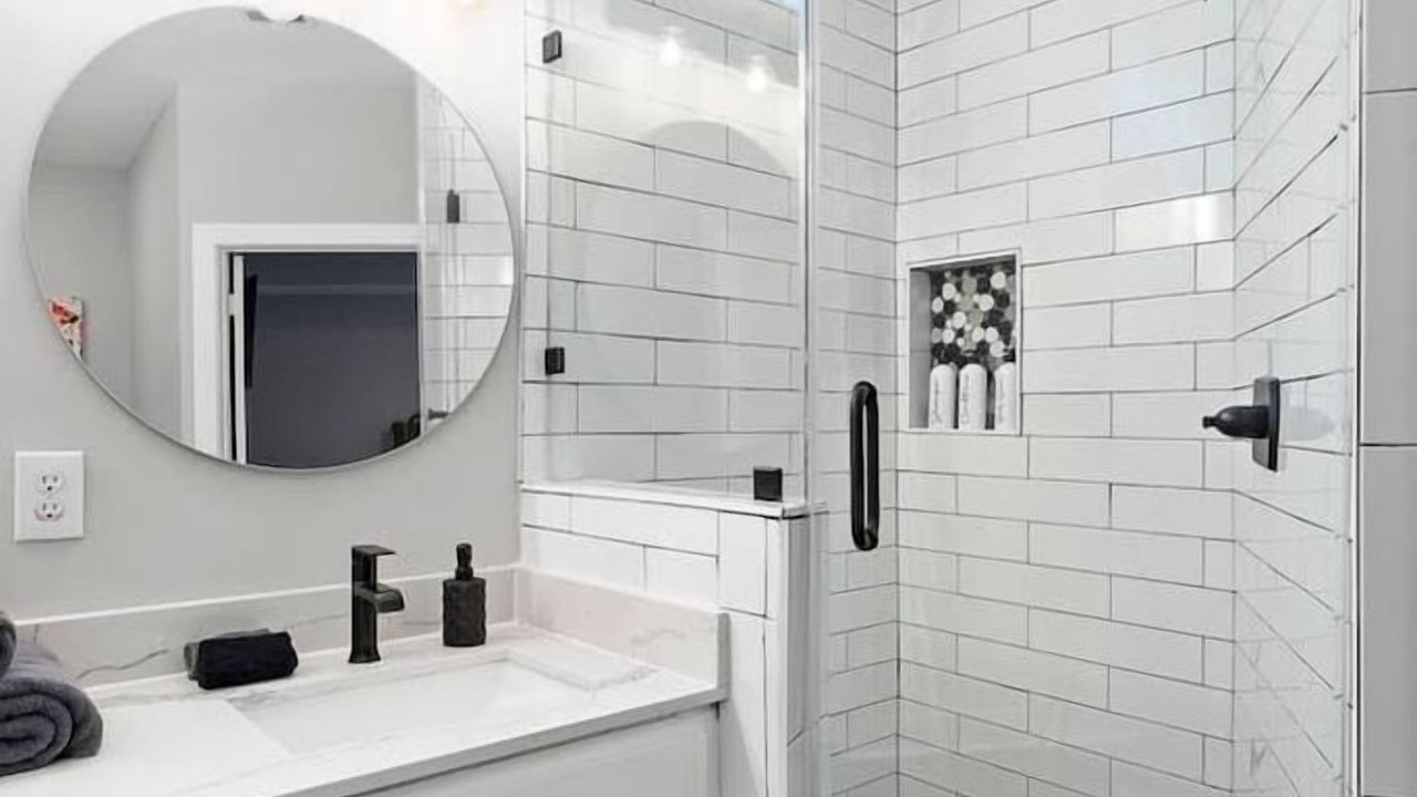 Photo of Bathroom in Willow Meadows/Willowbend Area