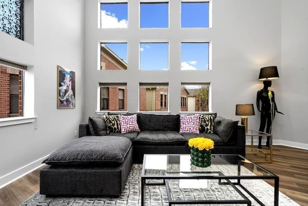 Photo of Livingroom in Willow Meadows/Willowbend Area
