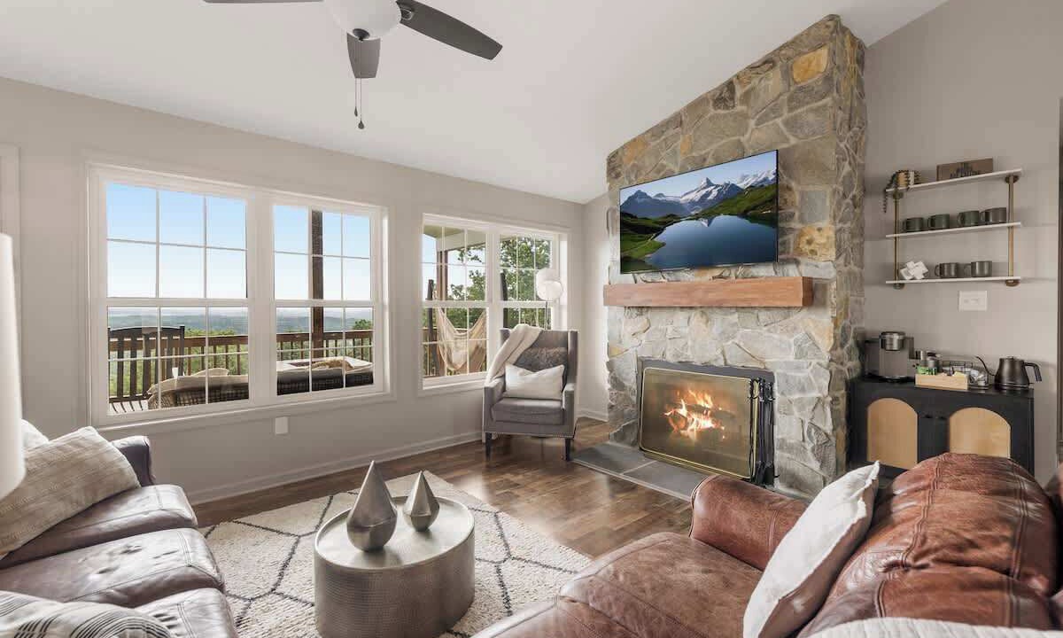 Photo of Livingroom in Front Royal