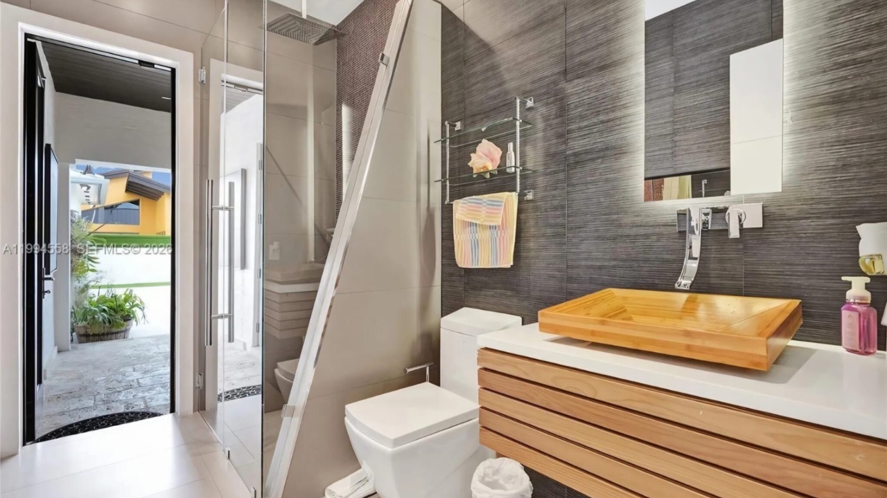 Photo of Bathroom in Tamiami