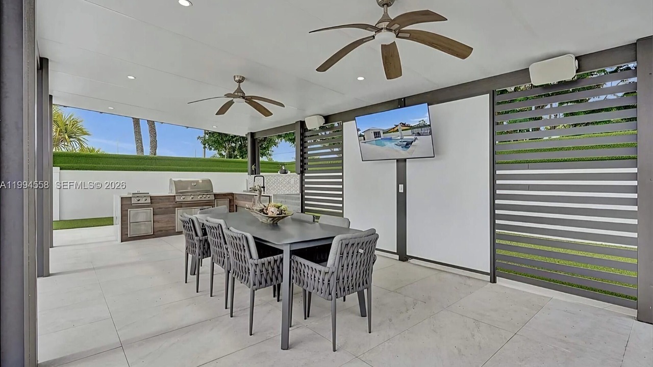 Photo of Outdoor in Tamiami