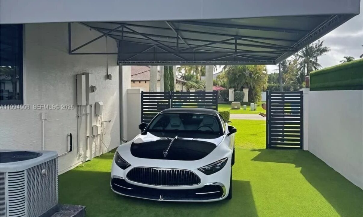 Photo of Outdoor in Tamiami