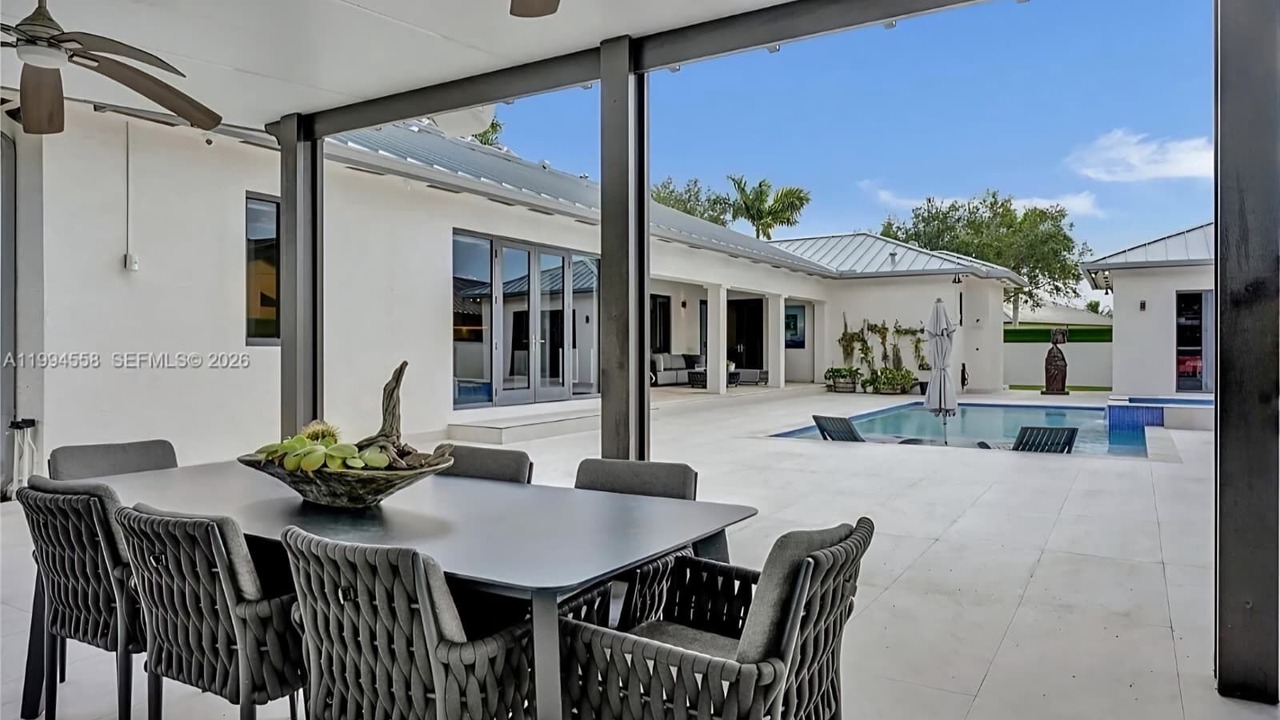 Photo of Outdoor in Tamiami