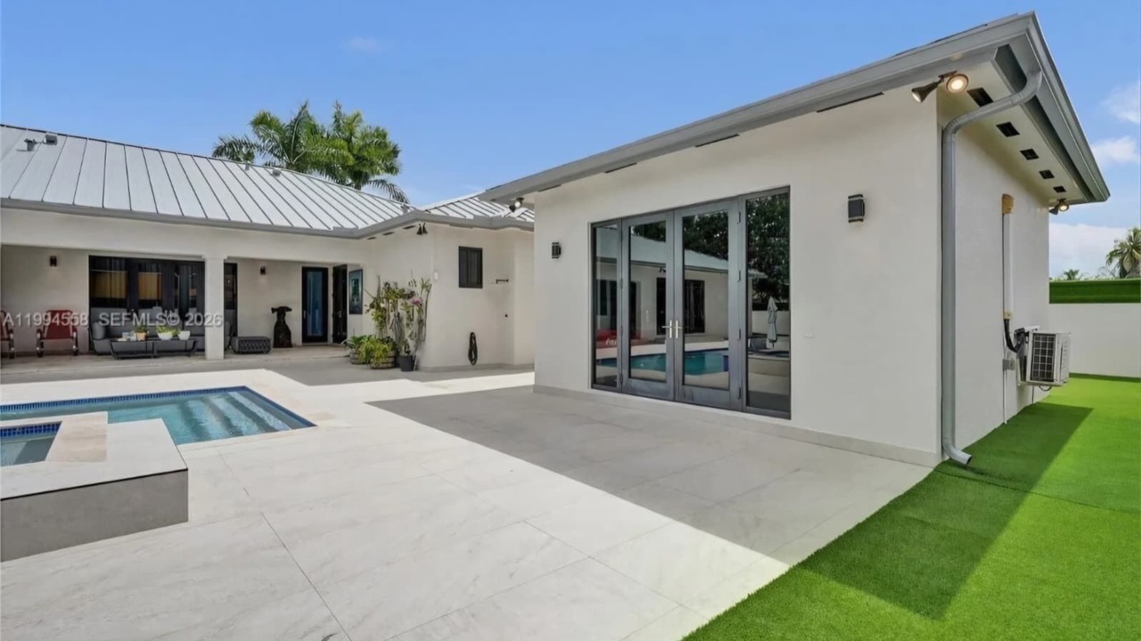 Photo of Outdoor in Tamiami