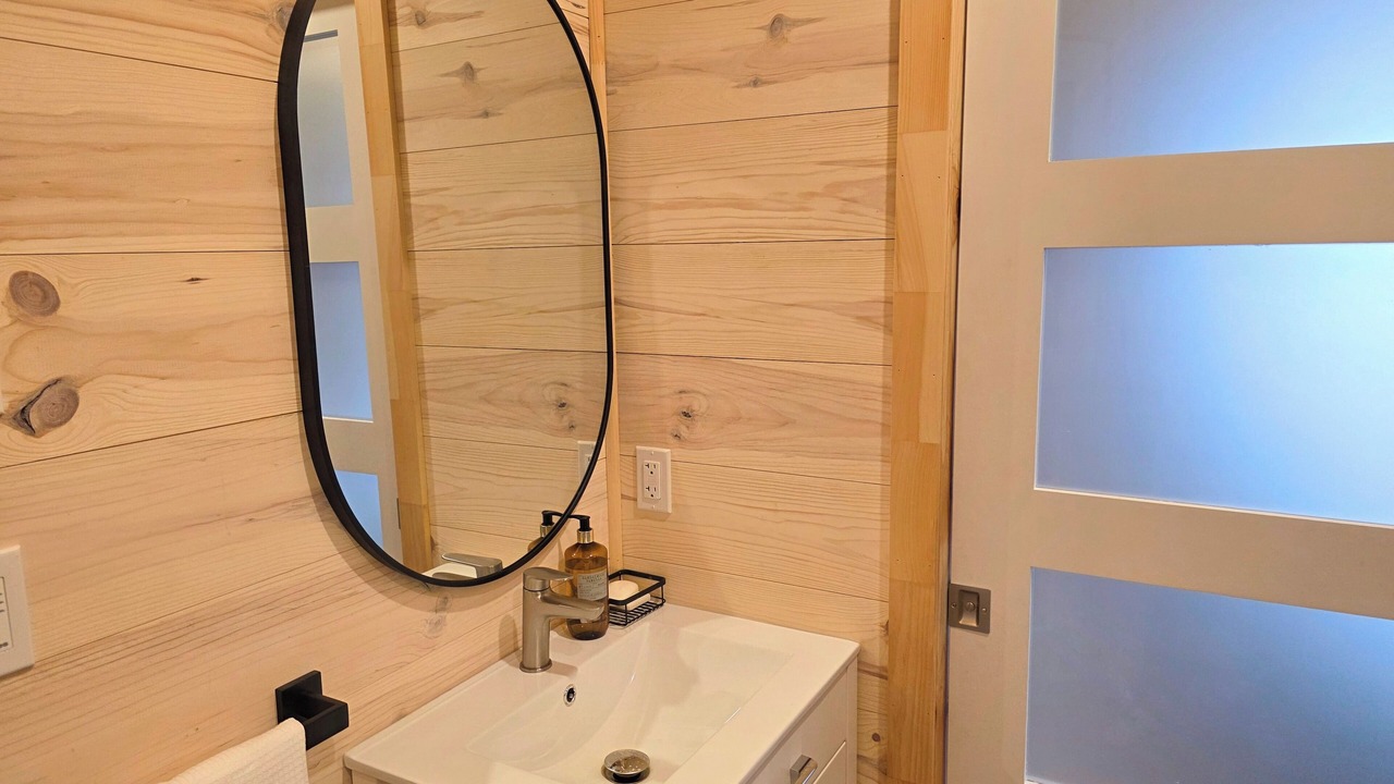 Photo of Bathroom in Saint-Roch-des-Aulnaies