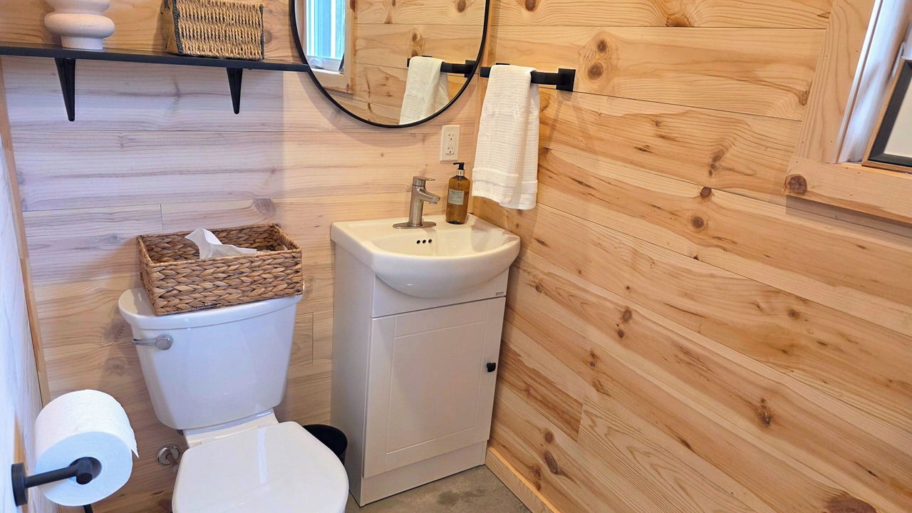 Photo of Bathroom in Saint-Roch-des-Aulnaies