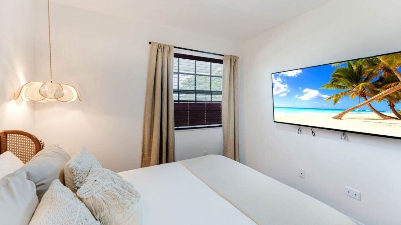 Photo of Bedroom in Pembroke Pines