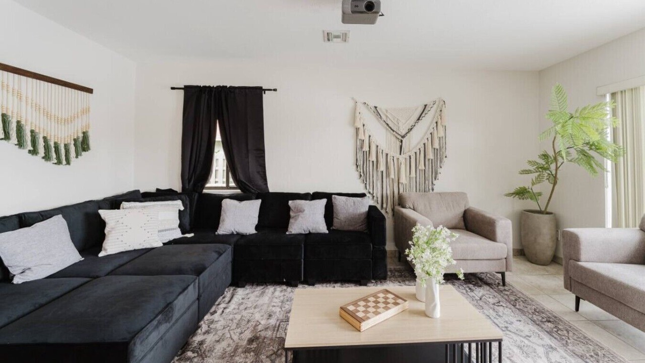 Photo of Livingroom in Pembroke Pines