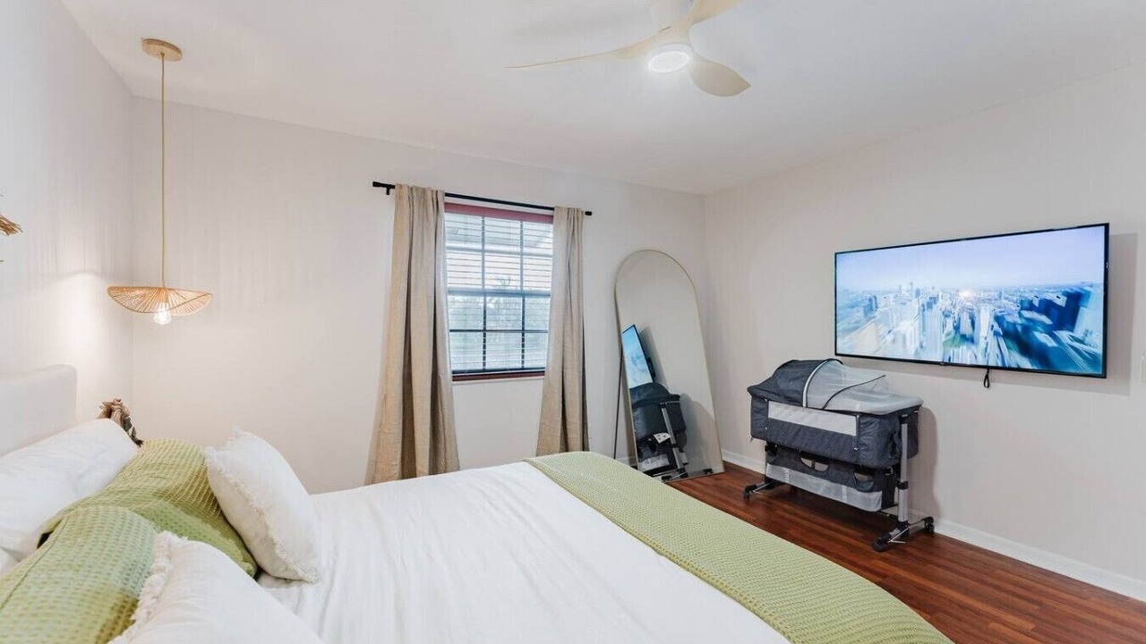 Photo of Bedroom in Pembroke Pines