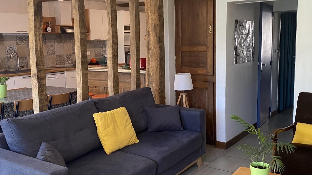 Photo of Livingroom in Singly