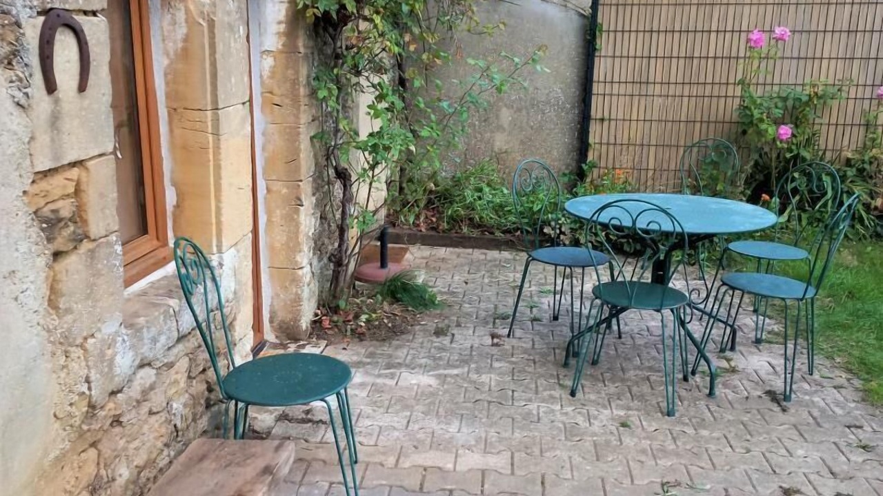 Photo of Outdoor in Singly