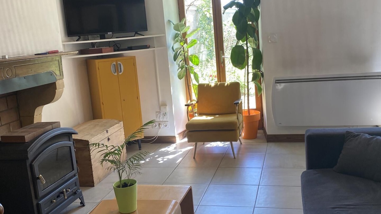 Photo of Livingroom in Singly
