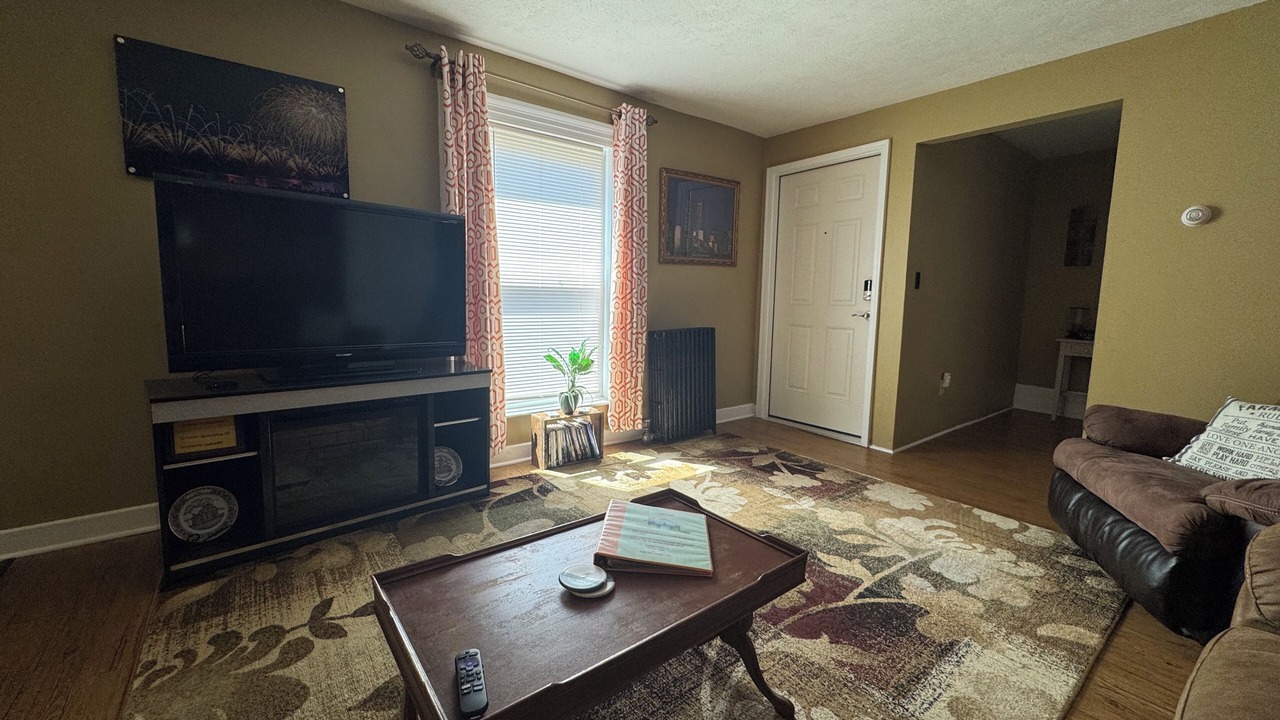 Photo of Livingroom in Oswego