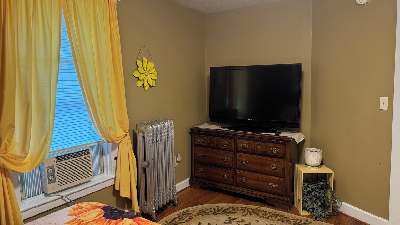 Photo of Bedroom in Oswego