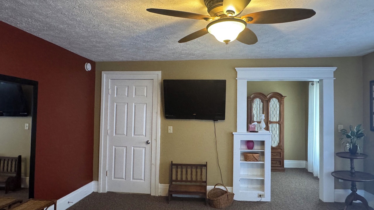 Photo of Bedroom in Oswego