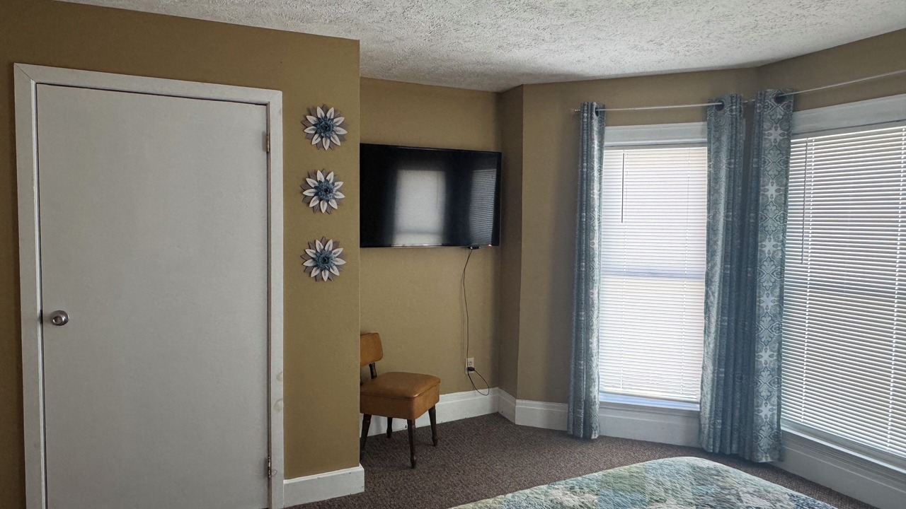 Photo of Bedroom in Oswego