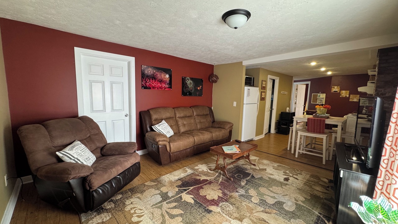 Photo of Livingroom in Oswego