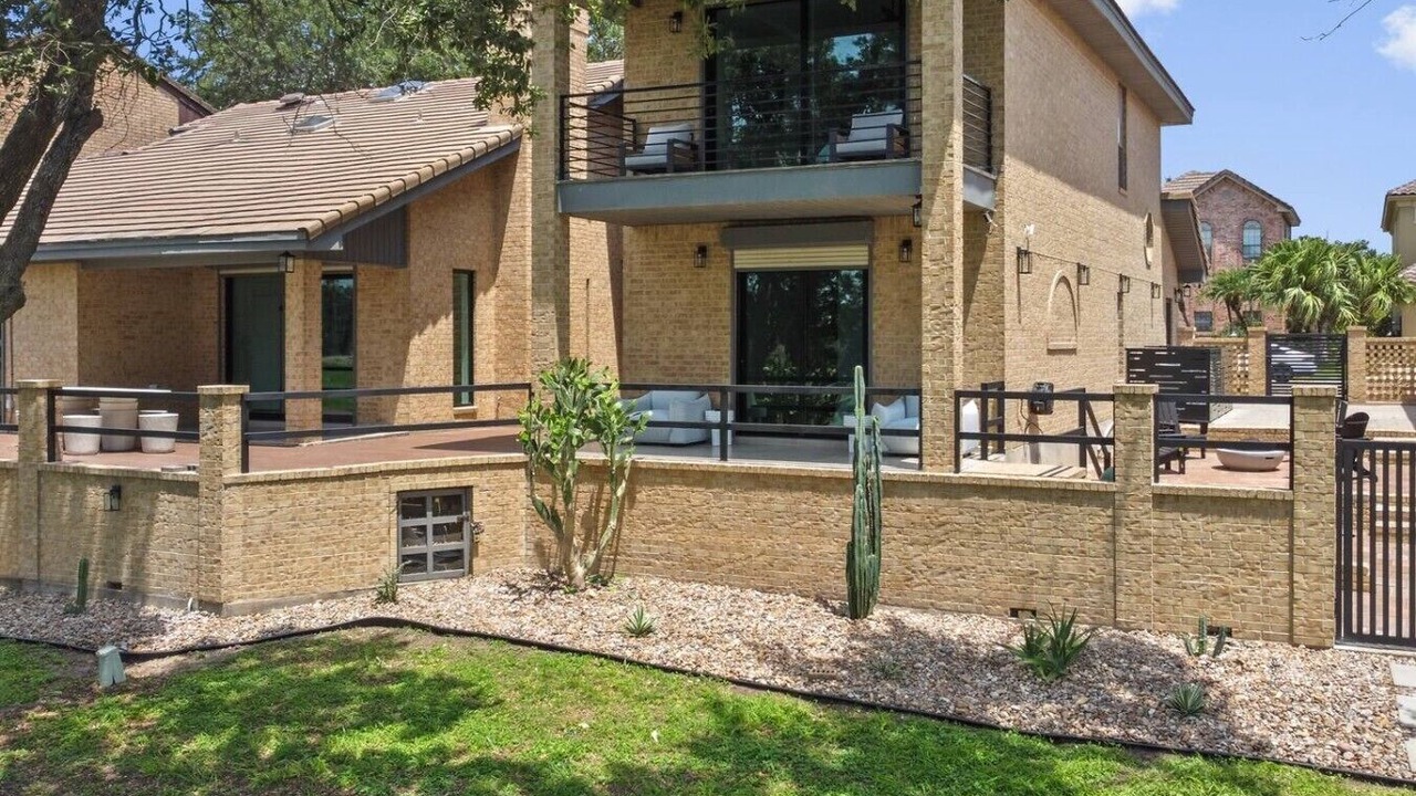 Photo of Patio Balcony in Mission