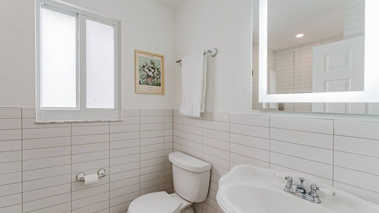 Photo of Bathroom in Poiciana Park II