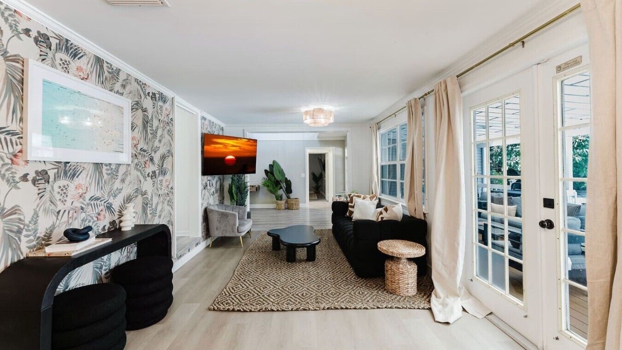 Photo of Livingroom in Lake Clarke Shores