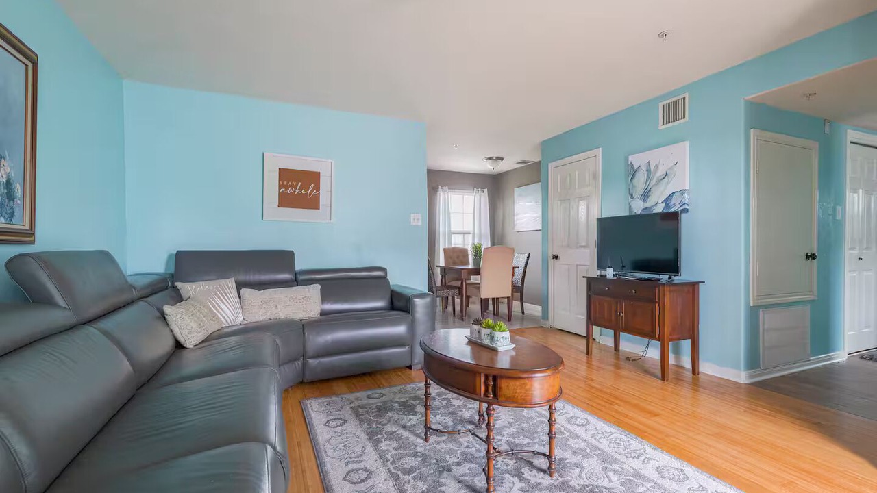 Photo of Livingroom in McNair