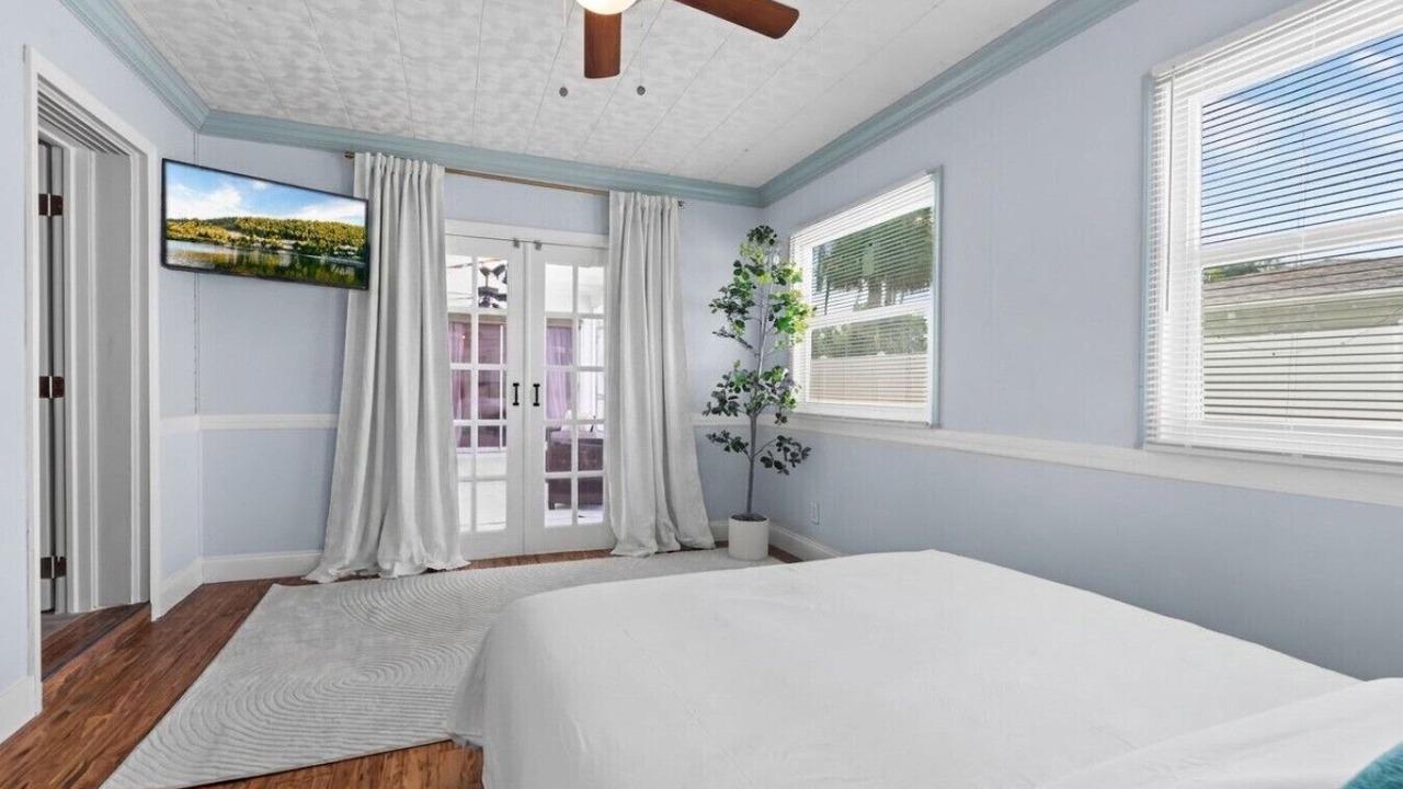 Photo of Bedroom in Bay Crest Park