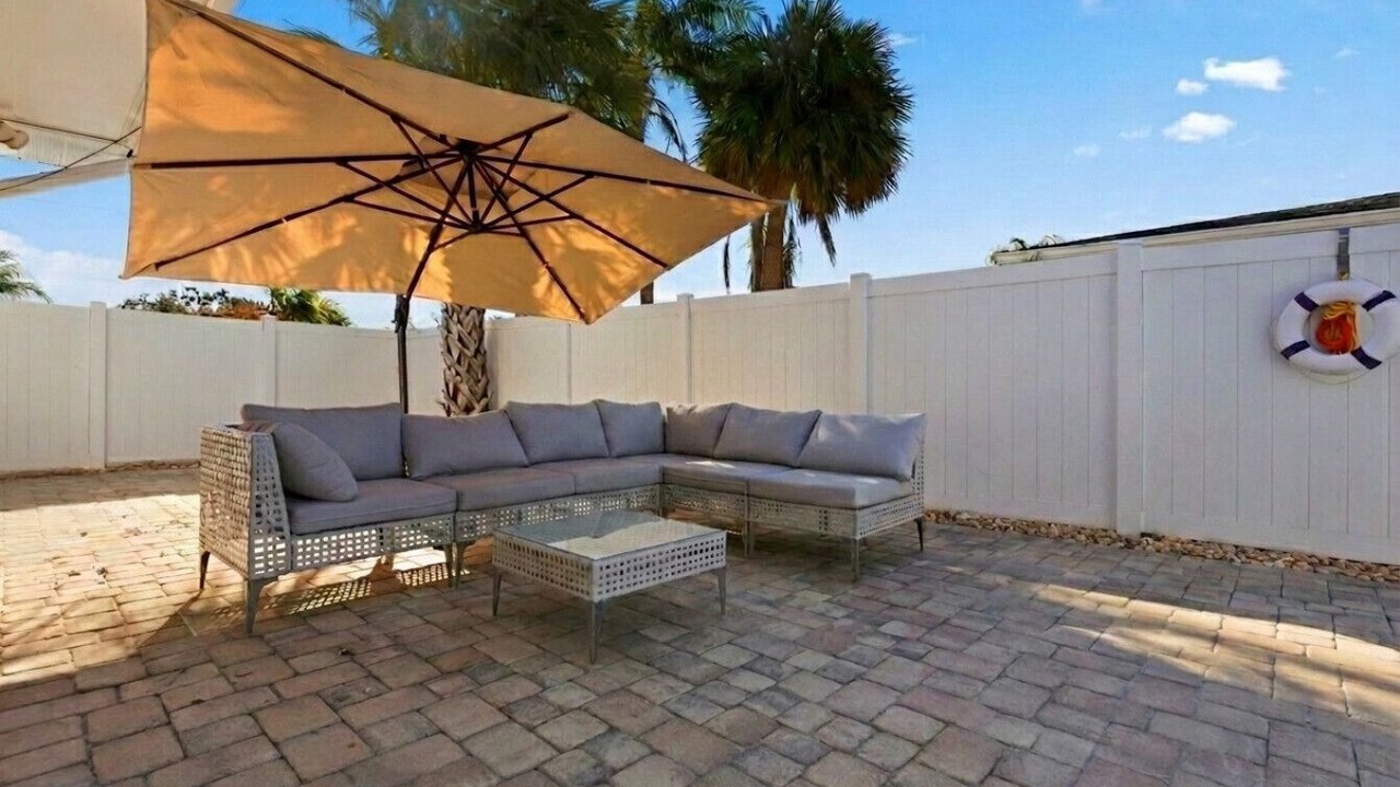 Photo of Patio Balcony in Bay Crest Park