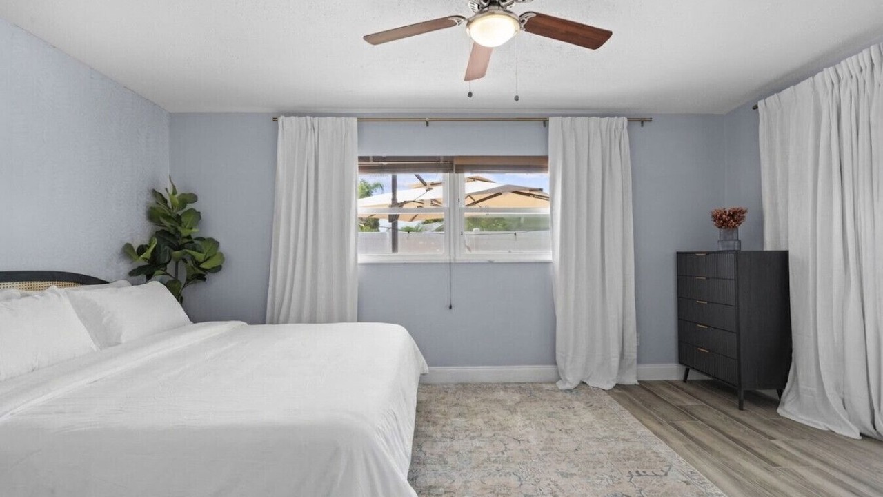 Photo of Bedroom in Bay Crest Park