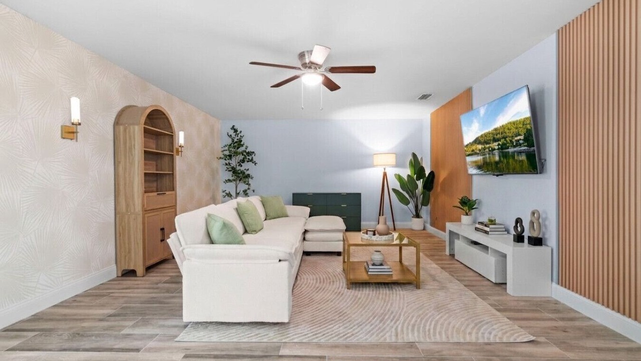 Photo of Livingroom in Bay Crest Park