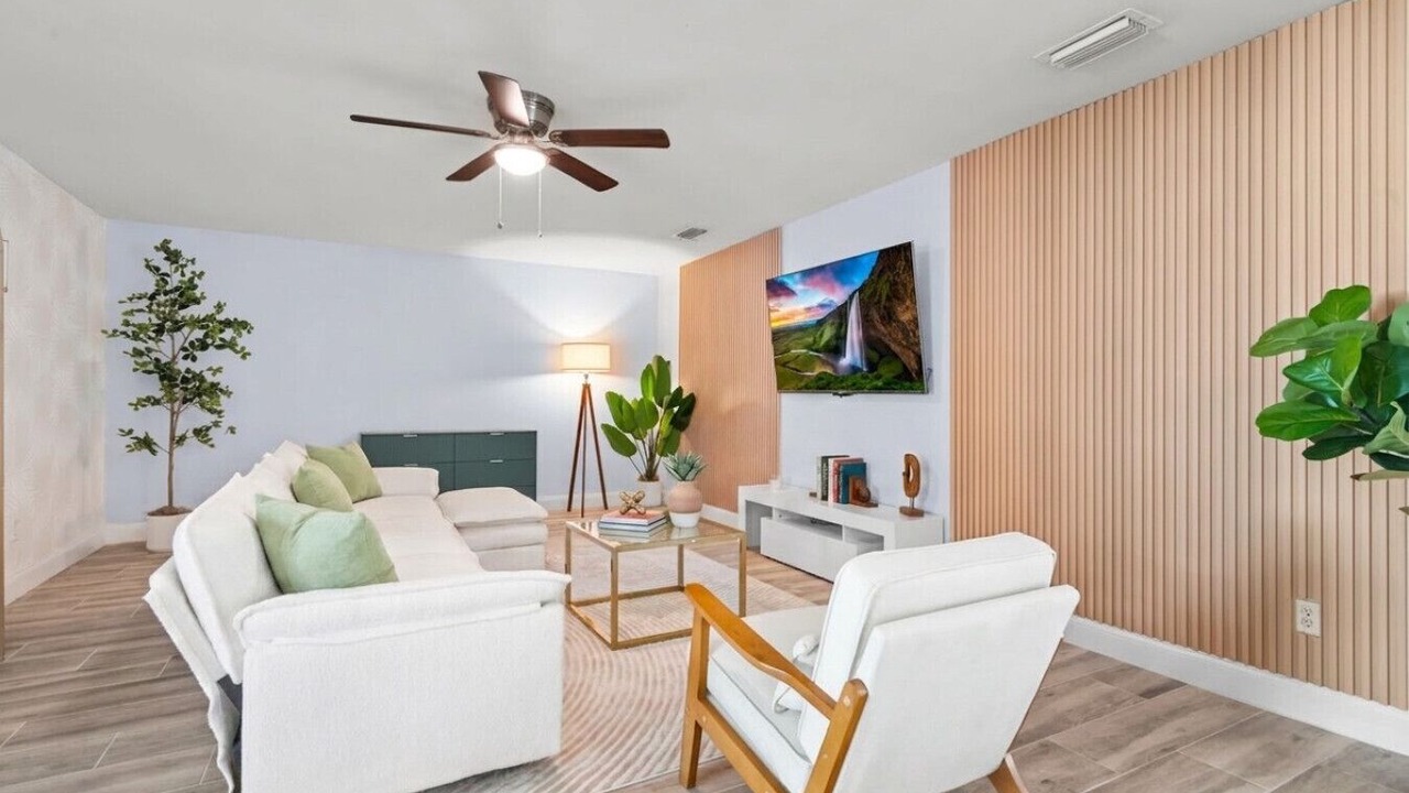 Photo of Livingroom in Bay Crest Park