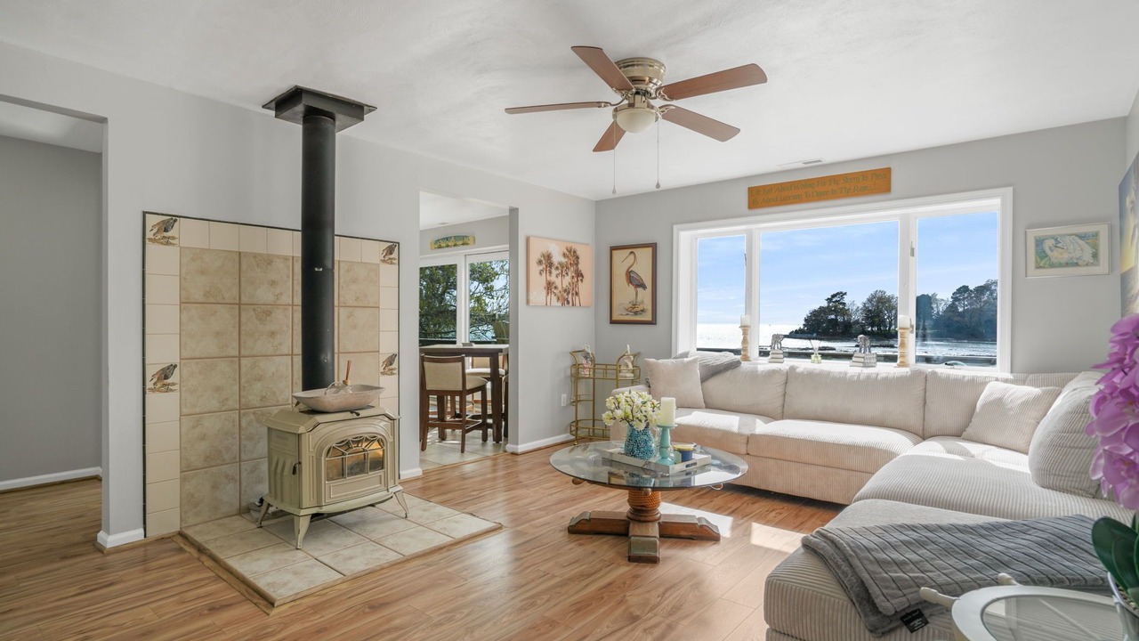 Photo of Livingroom in Birdsnest
