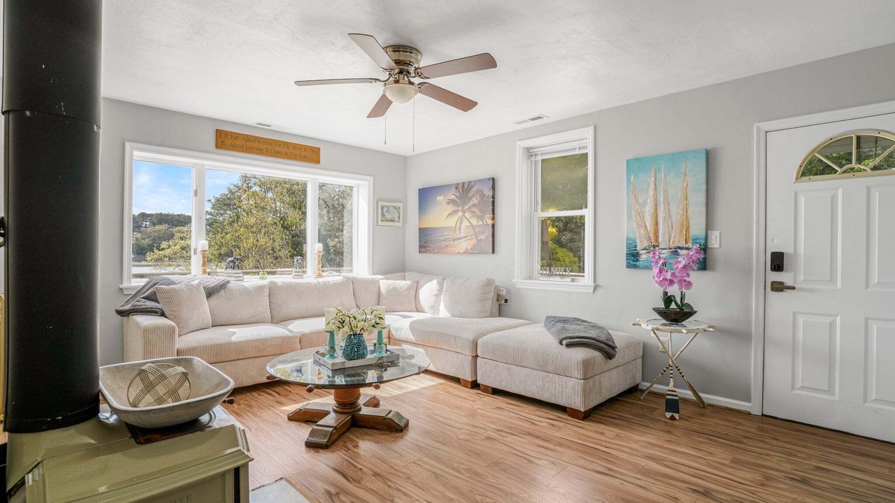 Photo of Livingroom in Birdsnest