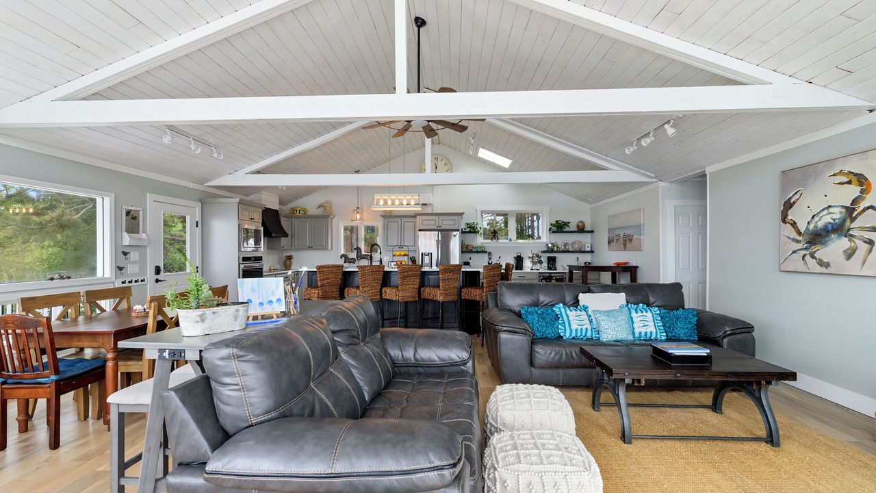 Photo of Livingroom in Deep Hole