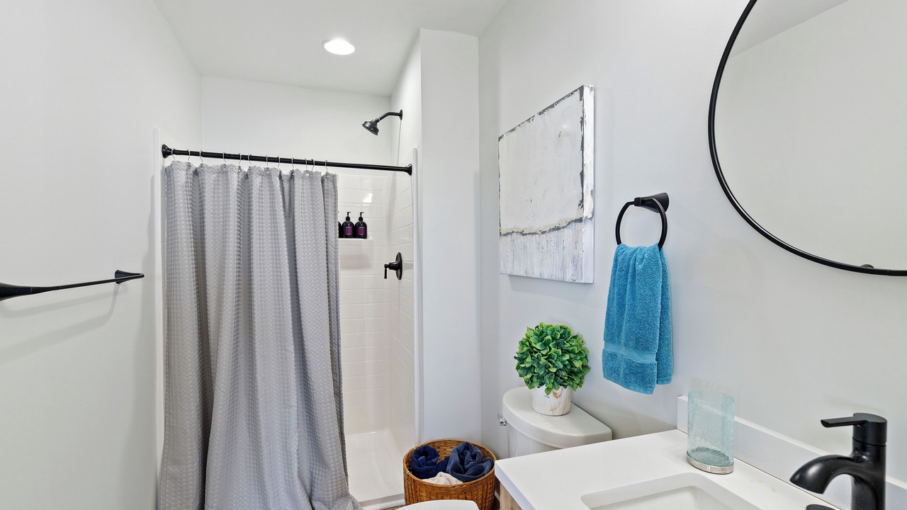 Photo of Bathroom in Deep Hole