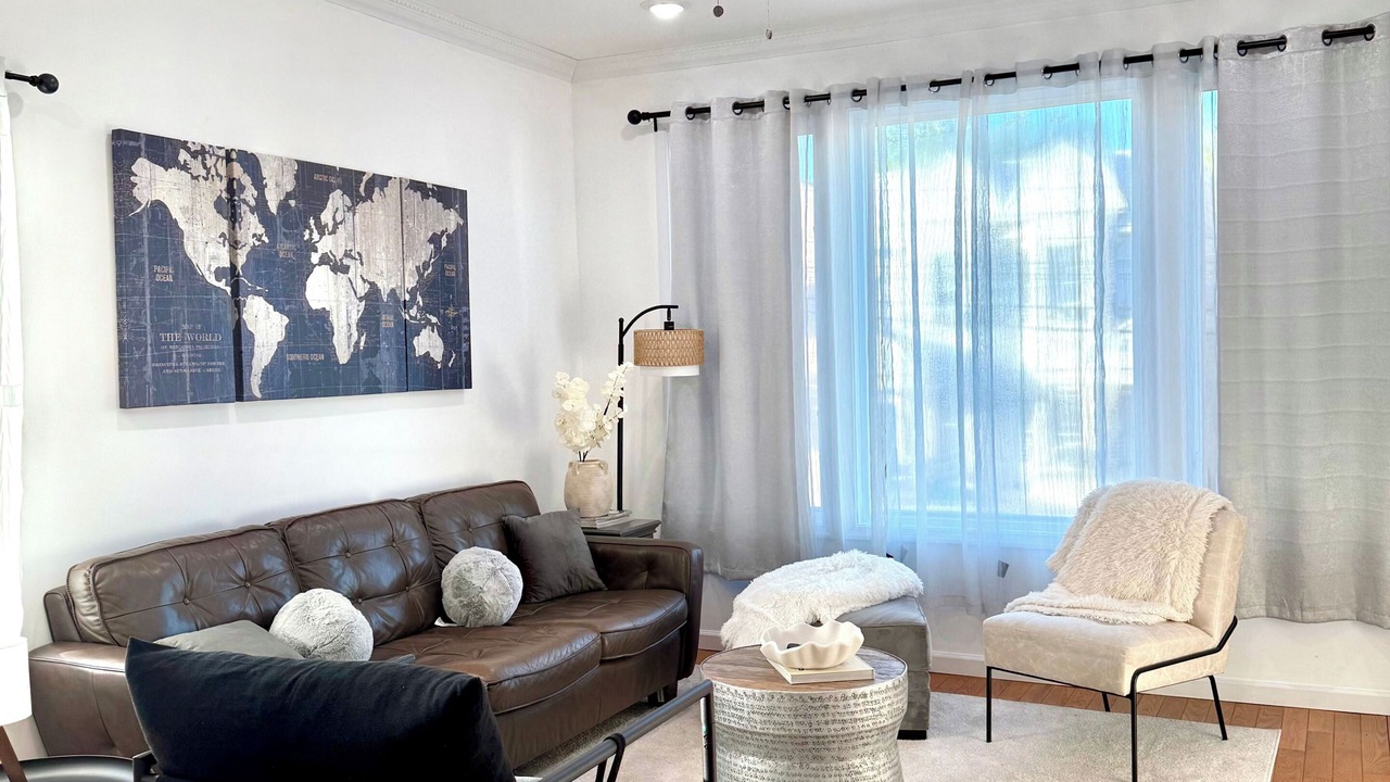 Photo of Livingroom in McGinley Square
