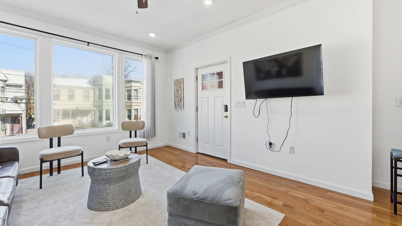 Photo of Livingroom in McGinley Square