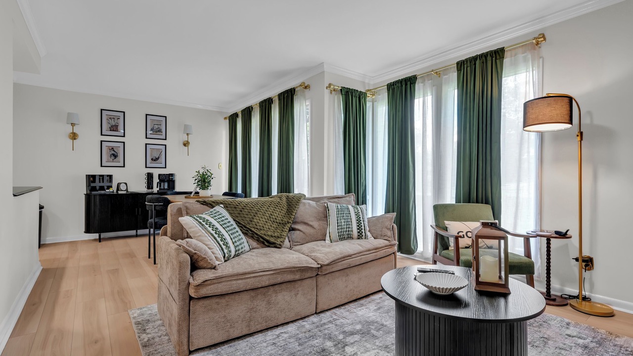 Photo of Livingroom in Daphne