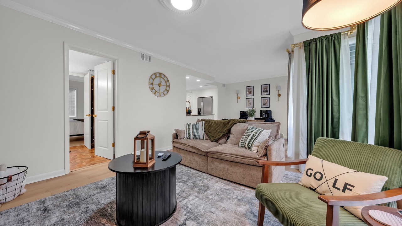 Photo of Livingroom in Daphne