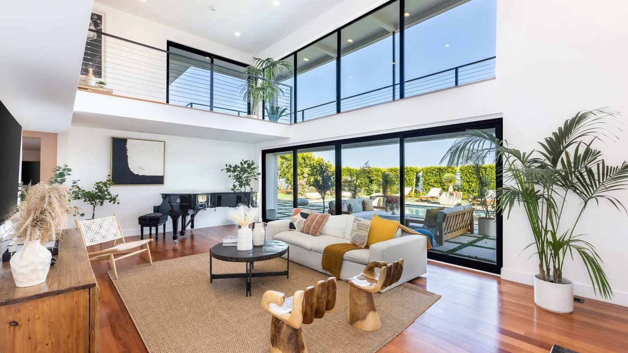 Photo of Livingroom in Malibu