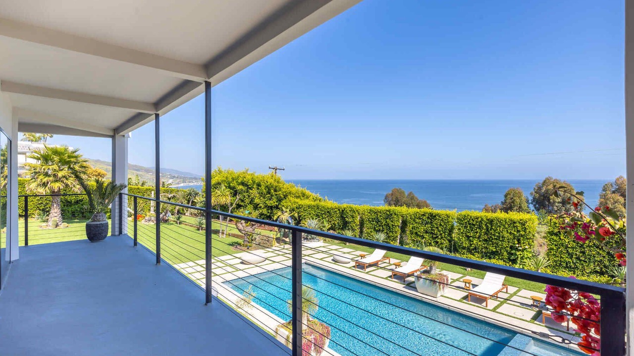 Photo of Patio Balcony in Malibu