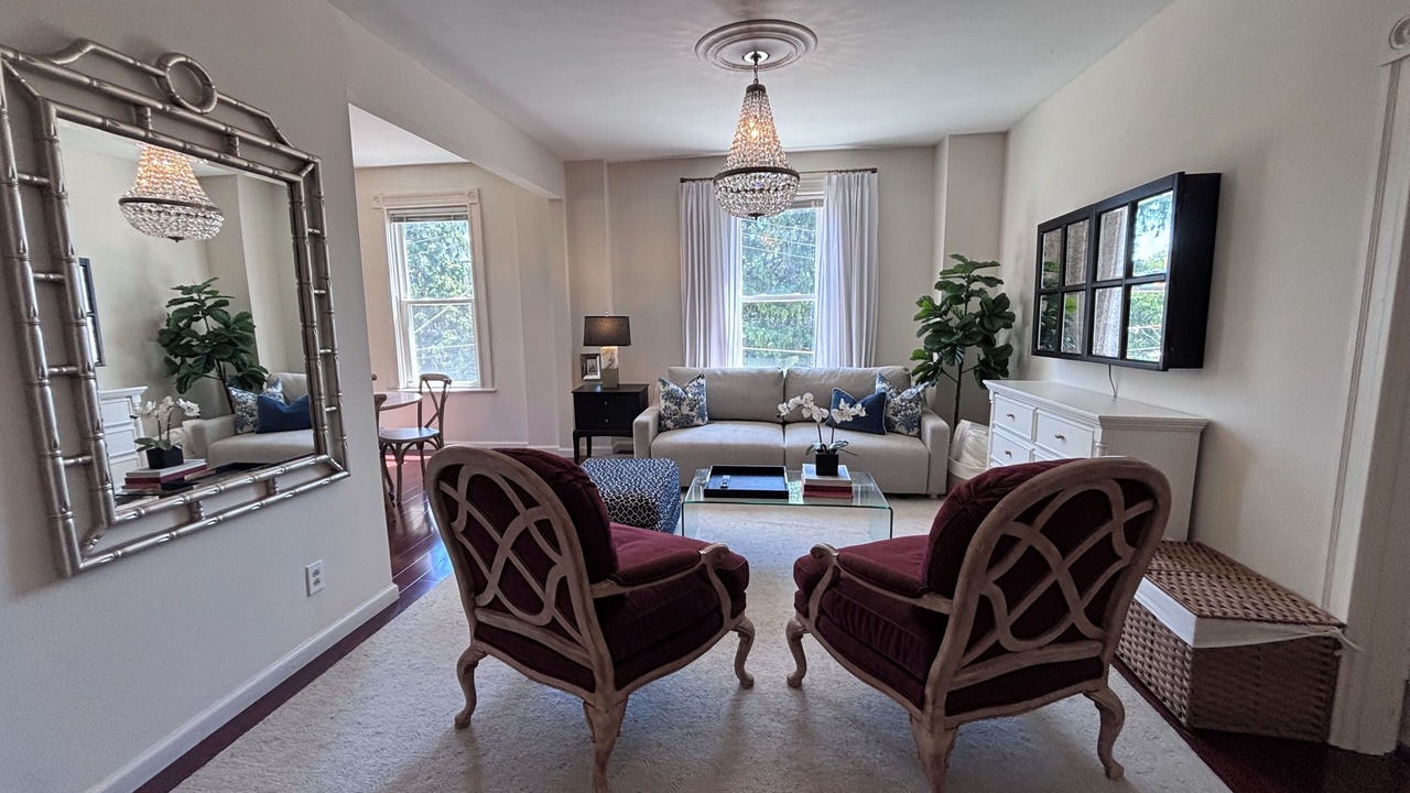 Photo of Livingroom in St. Charles Historic District