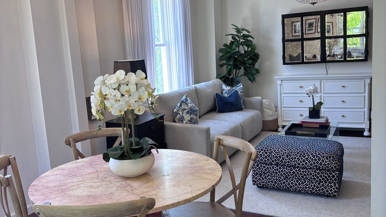 Photo of Livingroom in St. Charles Historic District