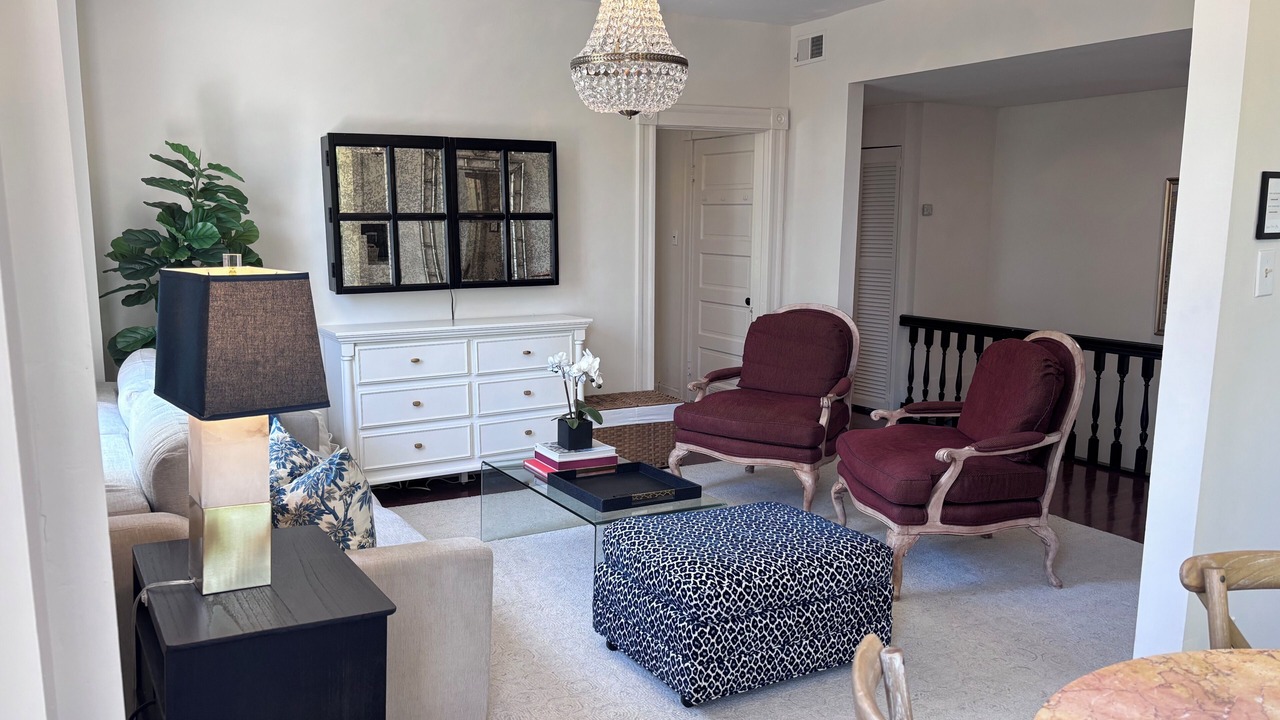 Photo of Livingroom in St. Charles Historic District