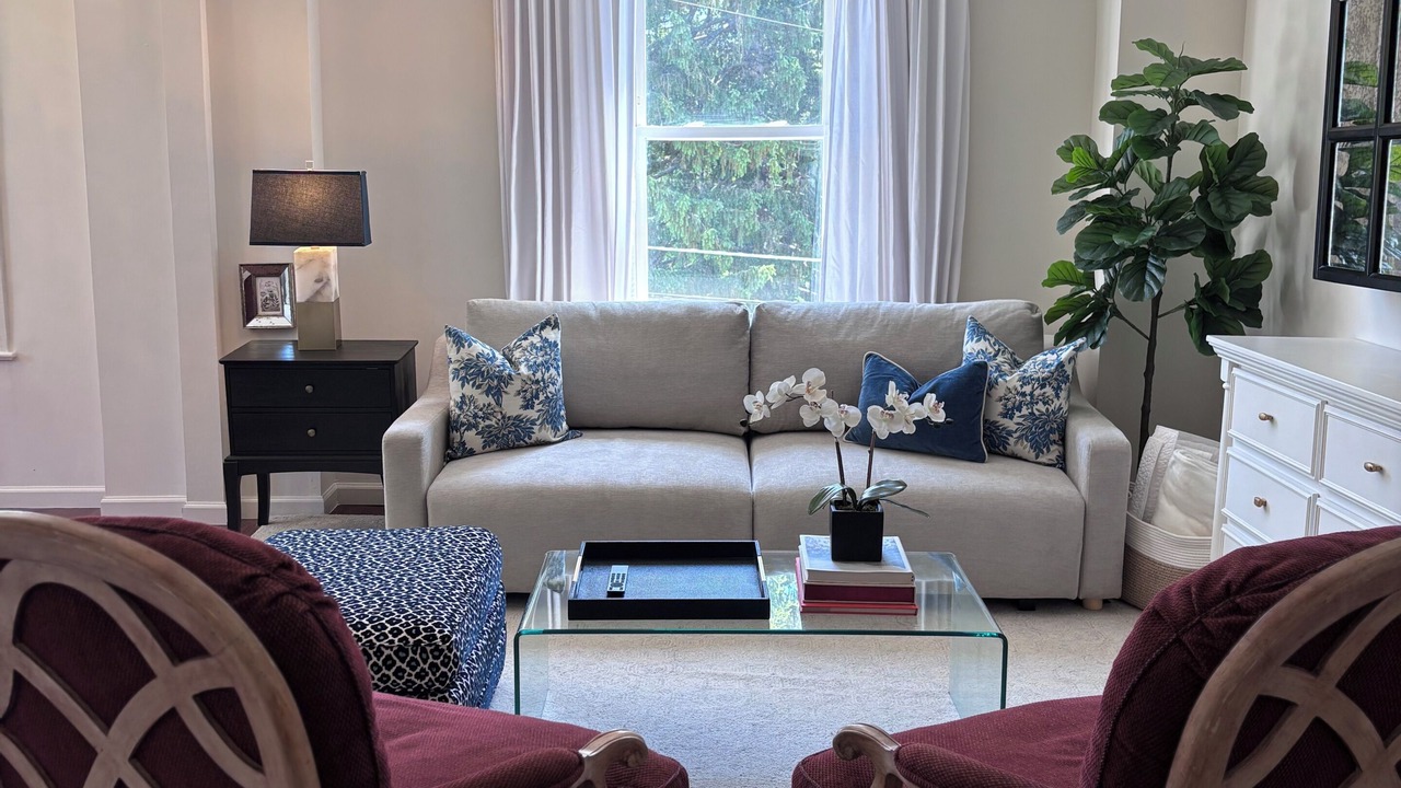 Photo of Livingroom in St. Charles Historic District
