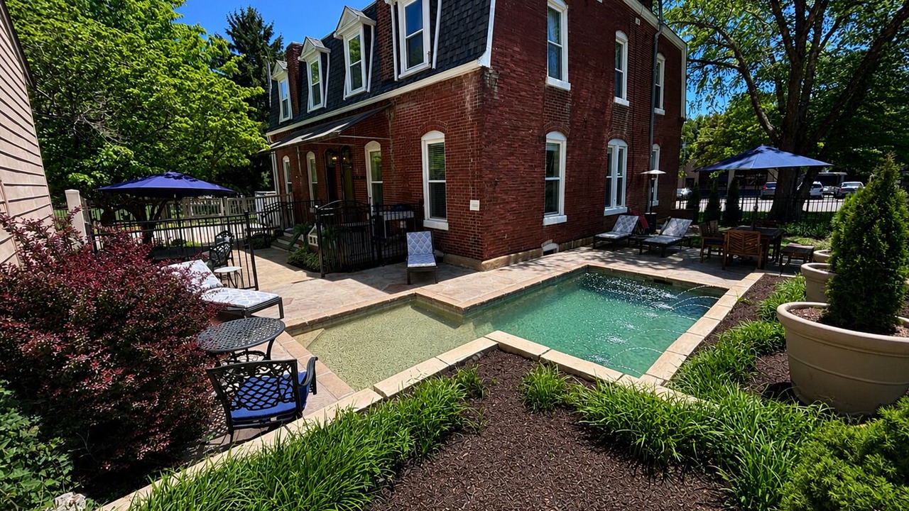 Photo of Outdoor in St. Charles Historic District