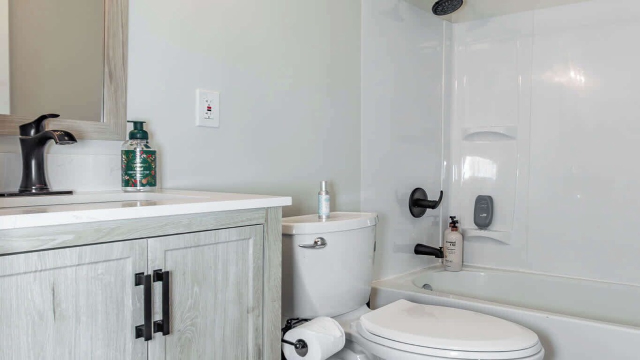 Photo of Bathroom in Mentor Headlands