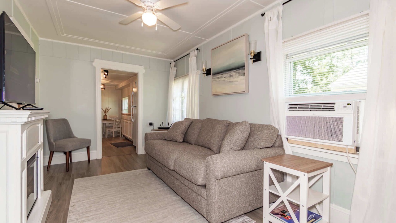 Photo of Livingroom in Mentor Headlands
