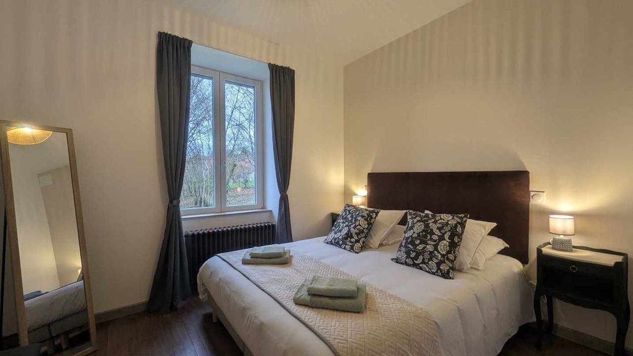 Photo of Bedroom in Sarrey