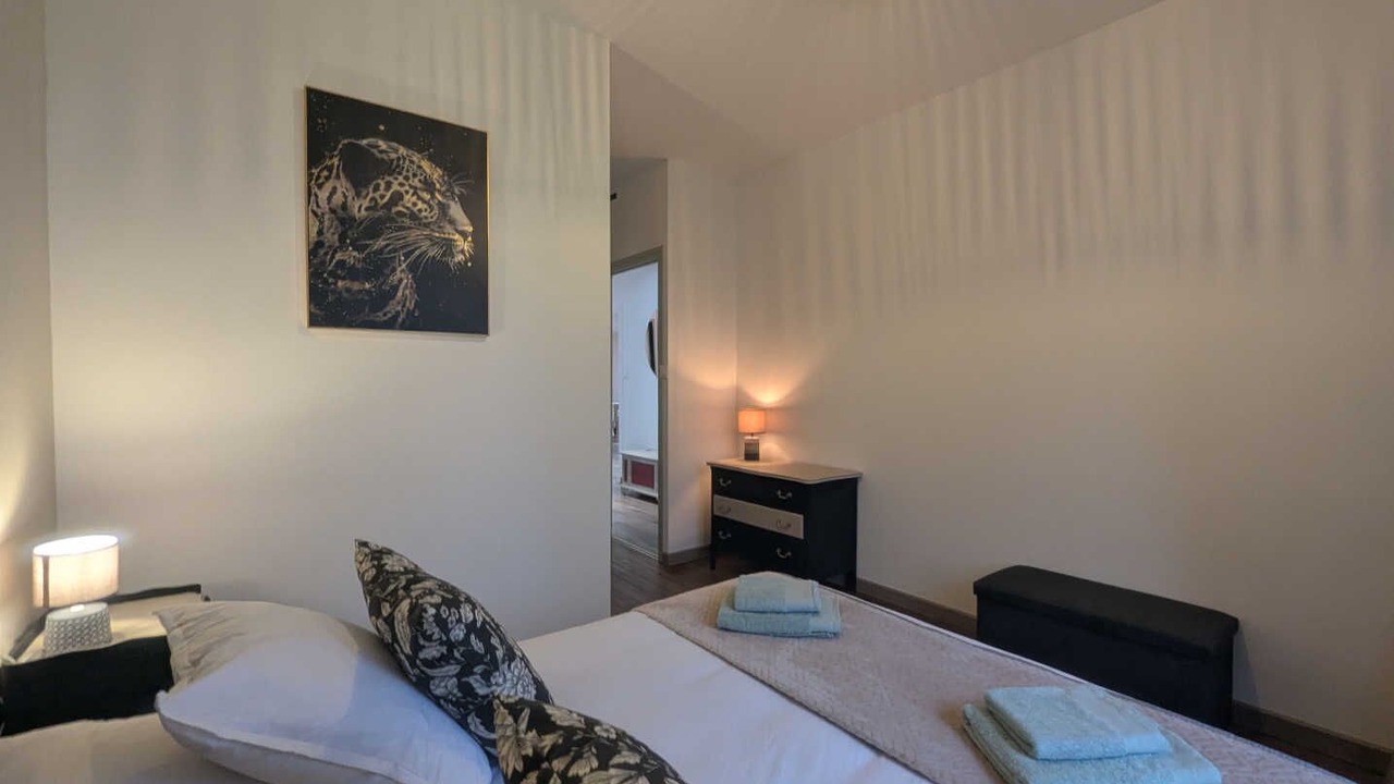Photo of Bedroom in Sarrey